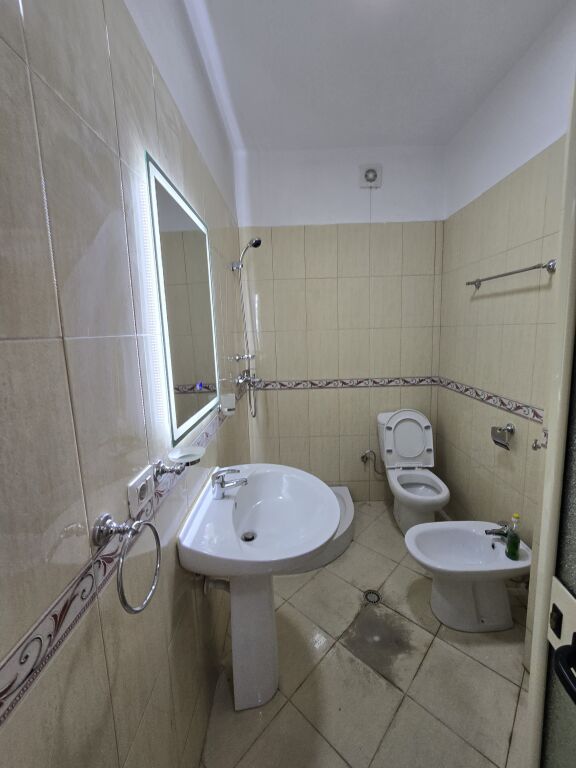 Shitet Apartament 1+1 te Shkembi Kavajes