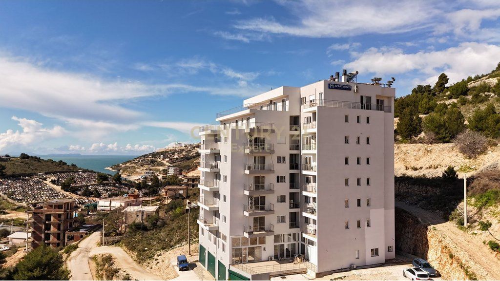 SARANDË, SHESIM APARTAMENT 2+1+2 + VERANDE NË PORTIN E LIMIONIT 300,000 €