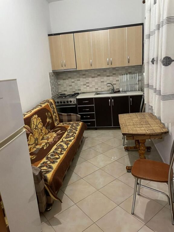 Rent | Shtëpi private 1 + 1 | Rruga 5 Maji | 360 €/month