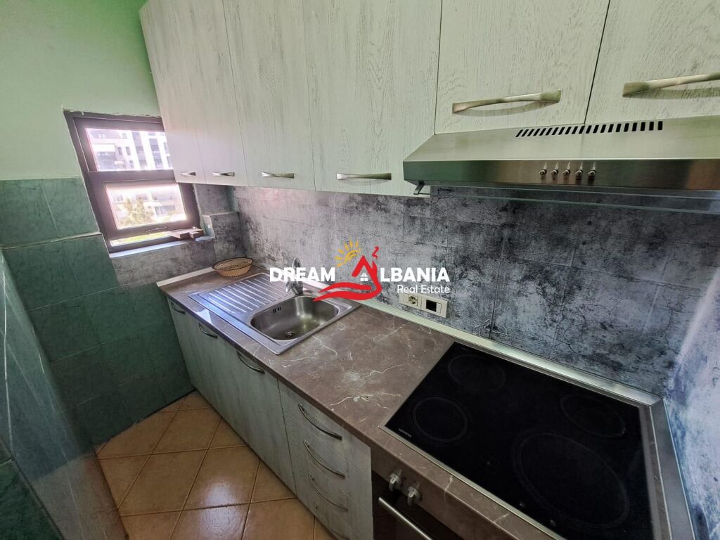 Appartamento 1+1+Cucina separata in vendita a Xhamllik, vicino a Piazza Shtraus (ID 5119003)