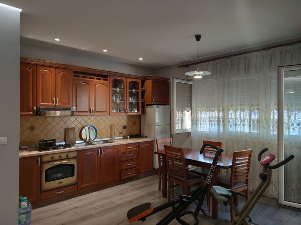 Qera | Apartament 1 + 1 | Qendra Kristal | 650 €/muaj
