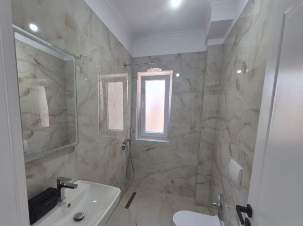 Apartment 1+1 for Sale – Thanas Ziko Street 300 meters above the “Partizani” High School