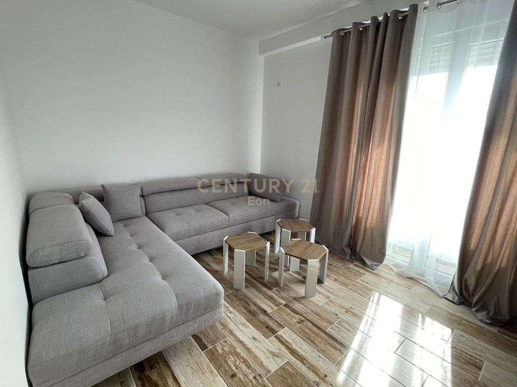 SHITET APARTAMENT 2+1 NE GOLEM 150M PRANE DETIT !