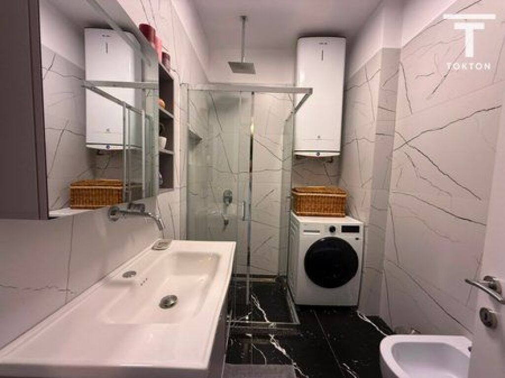 SHITET, APARTAMENT 1+1, PAZARI I RI, TIRANË