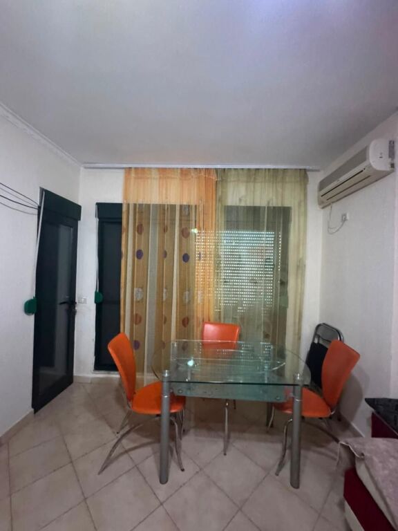 Shitet Apartament 1+1 ne Golem 94.000 euro