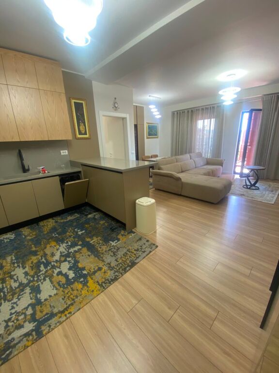 Jepet apartament 3+1+2 me qira tek Garden Building , Rruga e Kavajes , 21 Dhjetori .