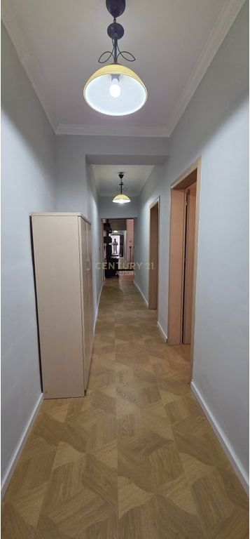 APPARTAMENTO 2+1 IN VENDITA VICINO ALL'EX RISTORANTE DURRËS!