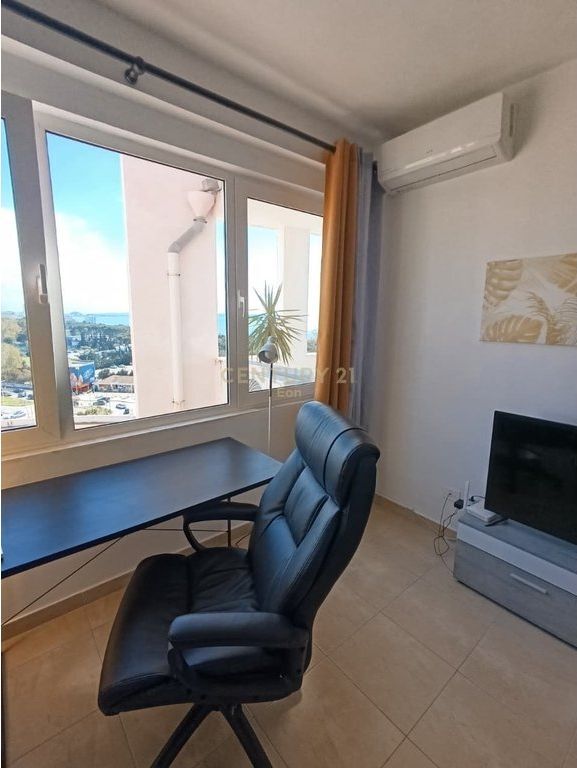 Apartament 2+1 me pamje deti  në Plazh, Durrës !