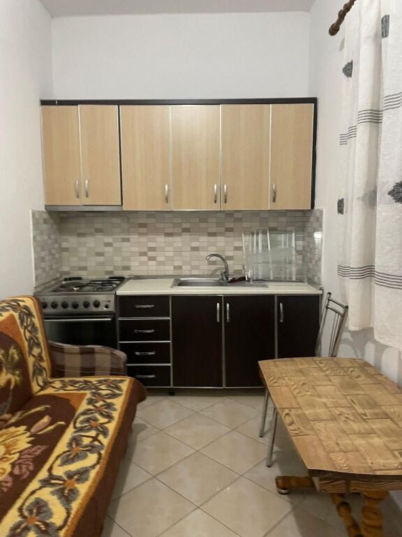 Rent | Shtëpi private 1 + 1 | Rruga 5 Maji | 360 €/month