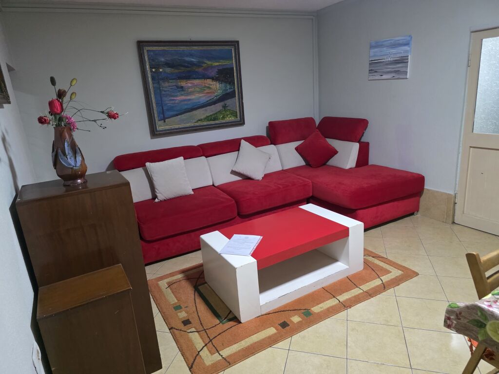 Jepet Me Qera Apartament 1+1