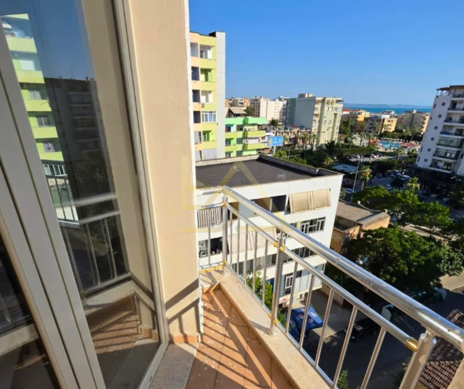 Apartament 2+1+2 për Shitje – Plazh, Durrës, pranë Postës