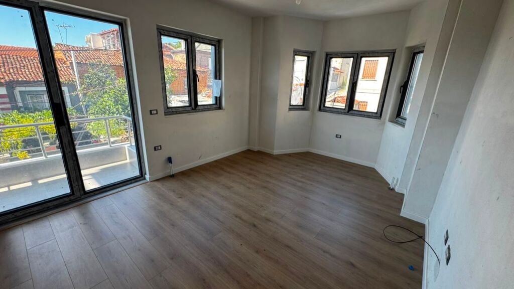 🏡 Appartamento 1+1 in Vendita – Quartiere 2, Korçë
