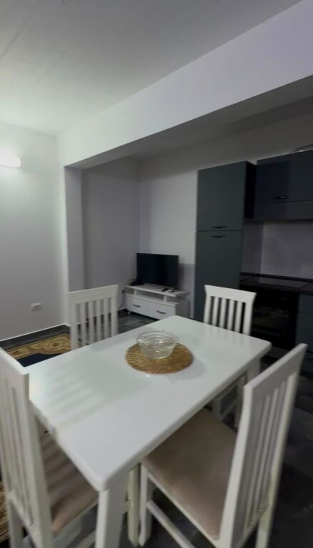 Affitto | Shtëpi private 1 + 1 | Astir | 400 €/mese