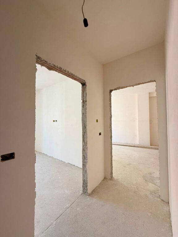 Shitet apartament 1+1 tek Bulevardi i Ri