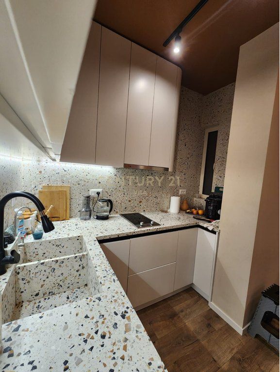 SHITET APARTAMENT 2+1+2 PAMJE DETI NE DURRES!!!