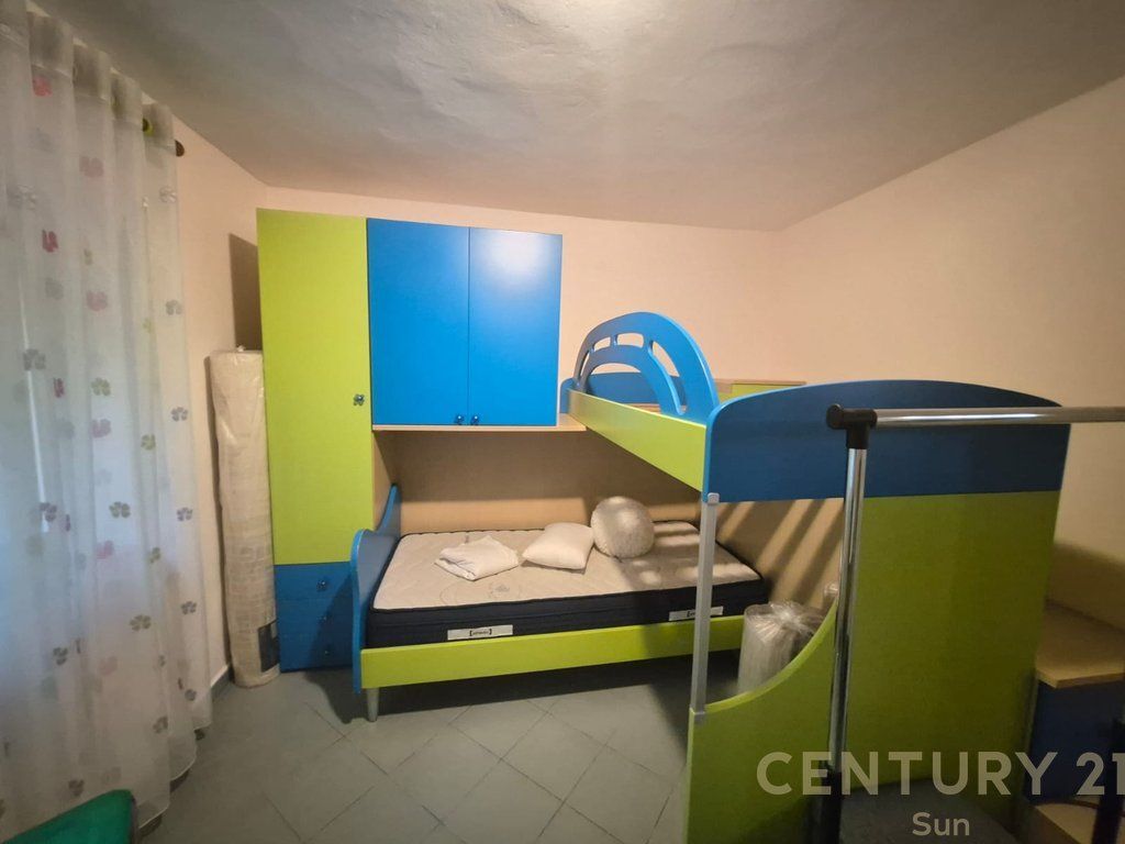 Jepet me qira apartament 2+1 në Rrugën e Kavajës, përballë Garden Building!