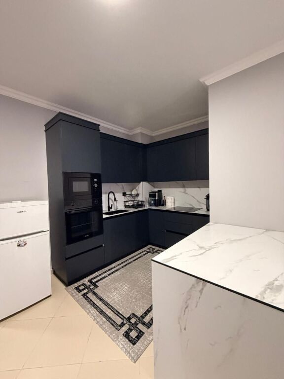 Shitet Apartament 2+1