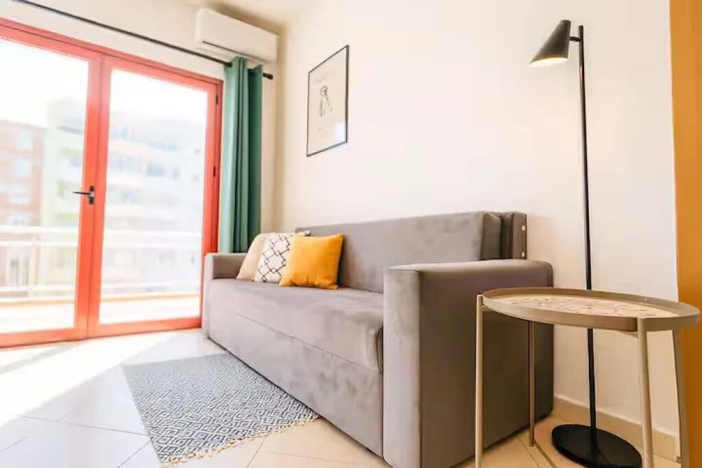 Durrës, Rruga Pavarësia | 1+1 | 55 m² | 5 minuta nga plazhi | Totalisht e rinovuar