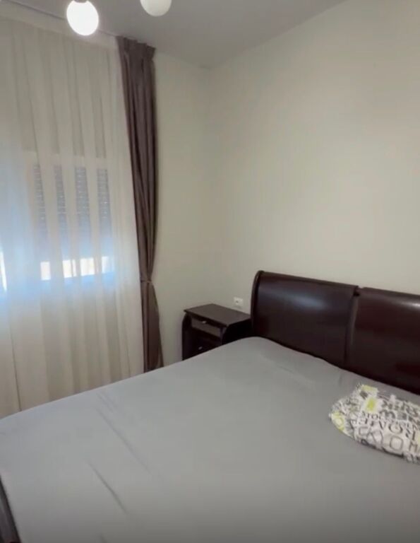 Apartament 1+1 me qira siper Maternitetit te Ri!