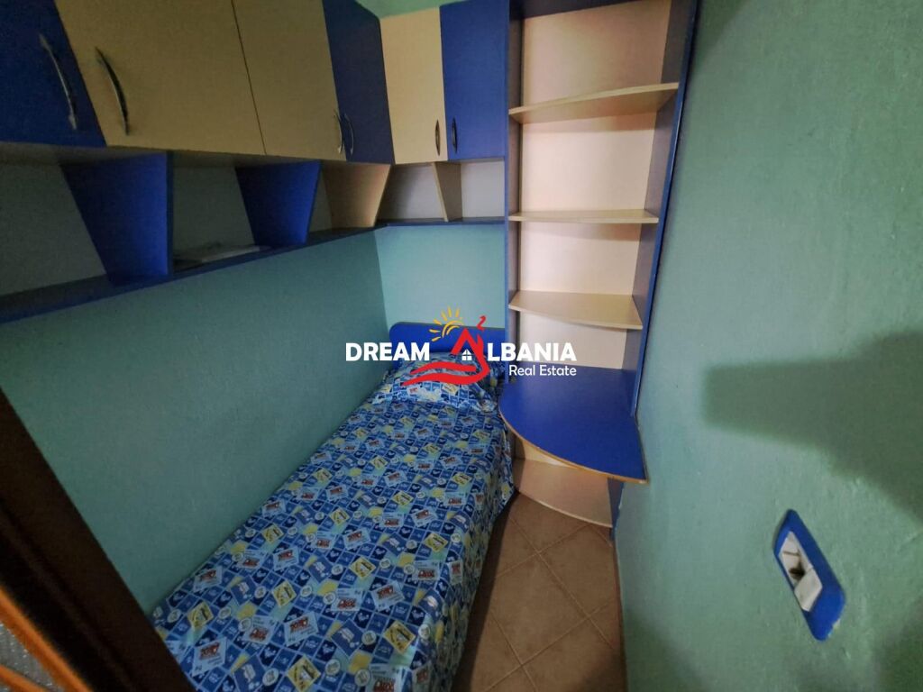 Appartamento 1+1+Cucina separata in vendita a Xhamllik, vicino a Piazza Shtraus (ID 5119003)
