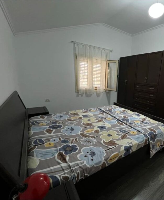 APARTAMENT 2+1. 40000 LEKE.QYTET STUDENTI.BIG MARKET
