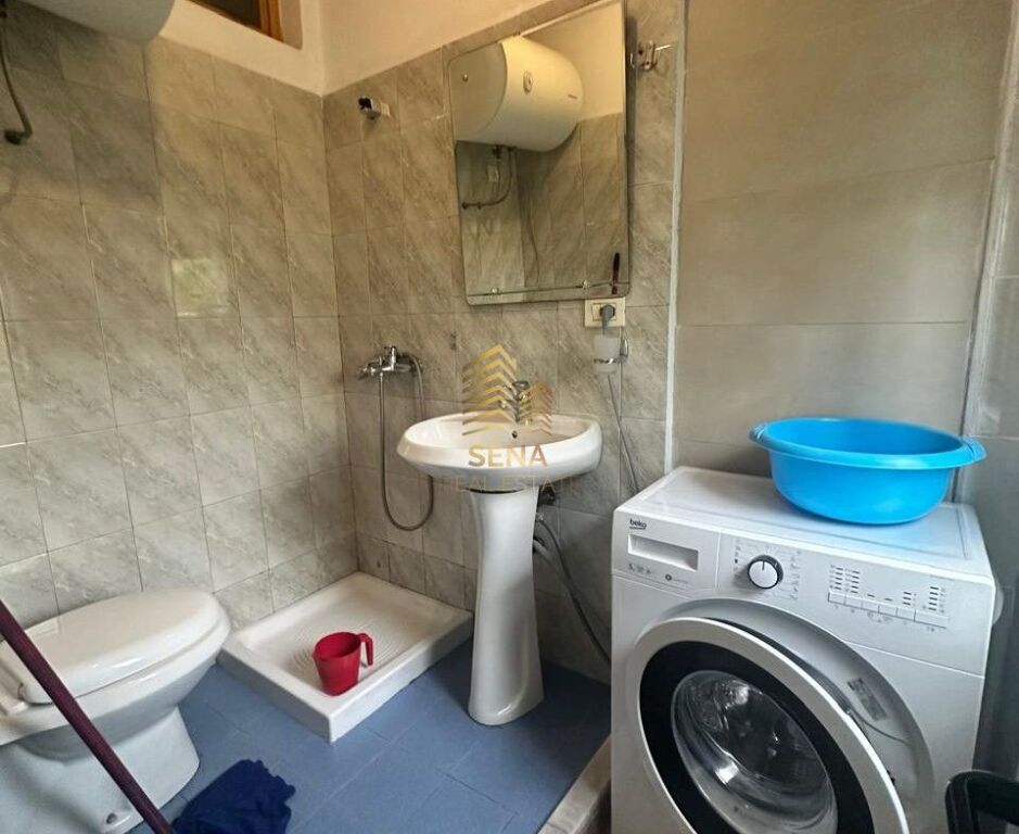 Qira, Garsoniere,Xhamllik, 35,000Leke/muaj