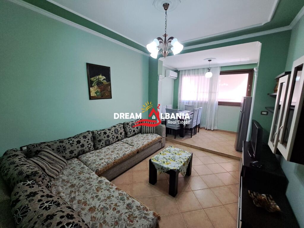 Appartamento 1+1+Cucina separata in vendita a Xhamllik, vicino a Piazza Shtraus (ID 5119003)