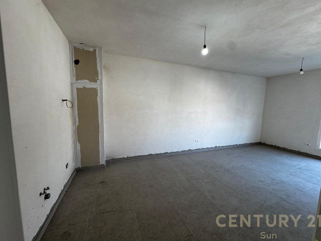 Appartamento 1+1 In Affitto in Via 5 Maji, Tirana - 550€ | 68 m²