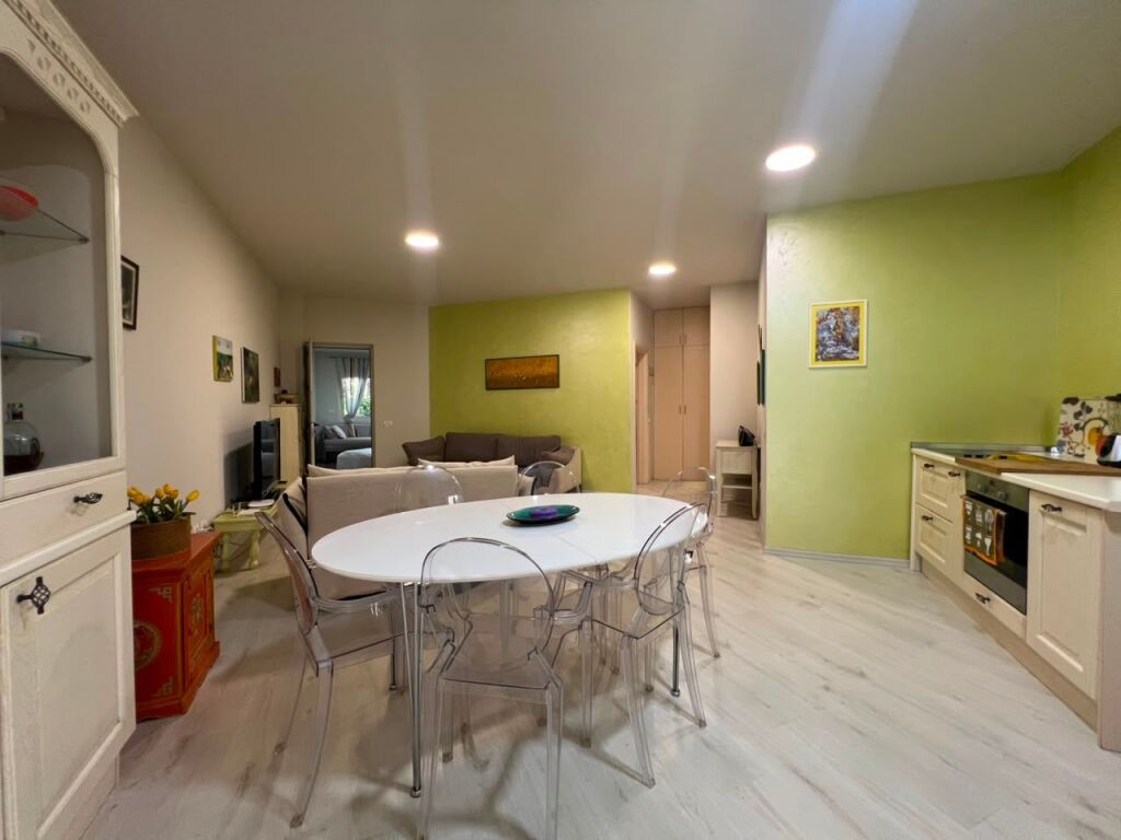 Shitet apartament 2+1+Verande+Oborr tek Kompleksi Lura 1 , Hamallaj , Gjiri i lalezit , Durres .