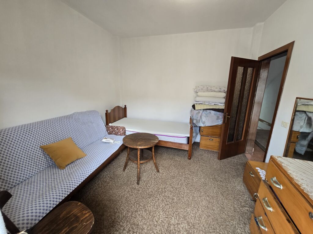 Casa privata in vendita vicino a KMY Laprakë