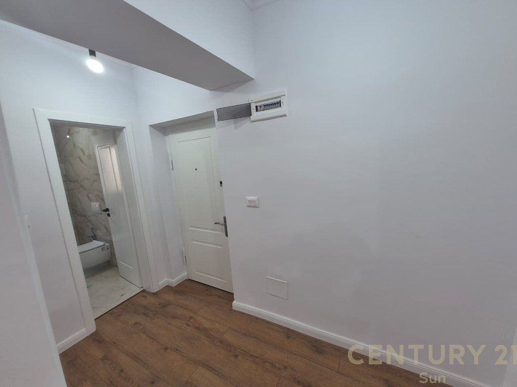 Shitet Apartament 1+1 – Rruga Thanas Ziko 300 metra mbi Gjimnazin “Partizani”