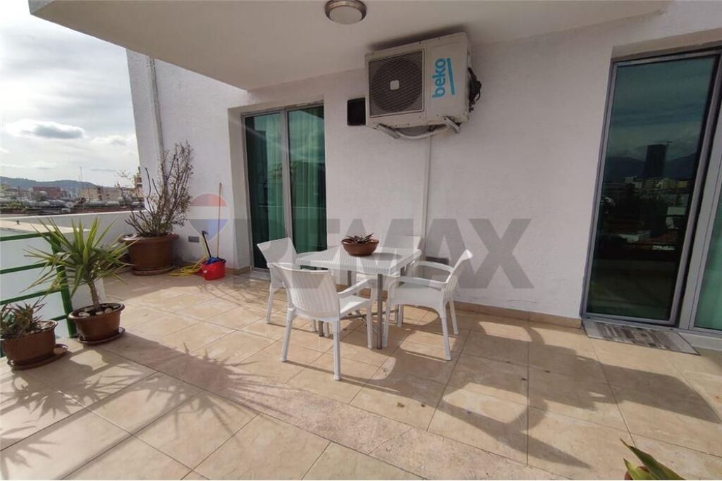 Duplex 3+1 per qira tek Blloku i Ambasadave