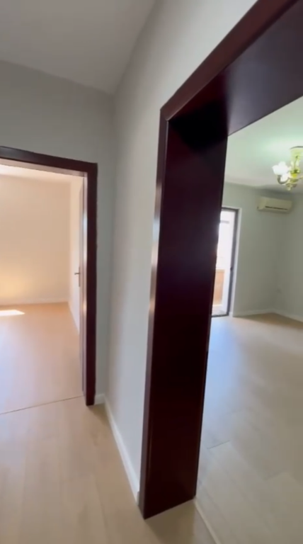 Shiter Apartament 1+1  Ali demi prane te kryegjyshata  !