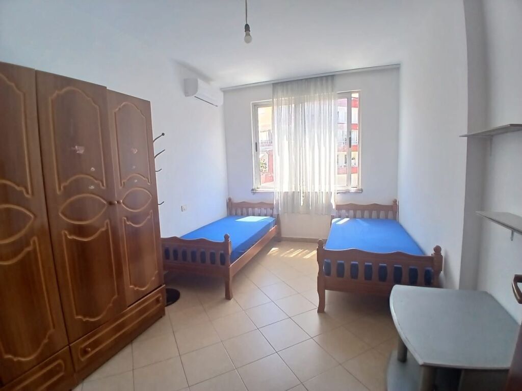 Appartamento 2+1+1 con Balcone in Affitto