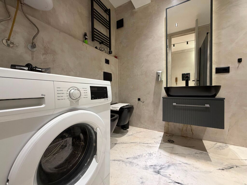 Apartament 1+1 per shitje tek Komuna e Parisit.