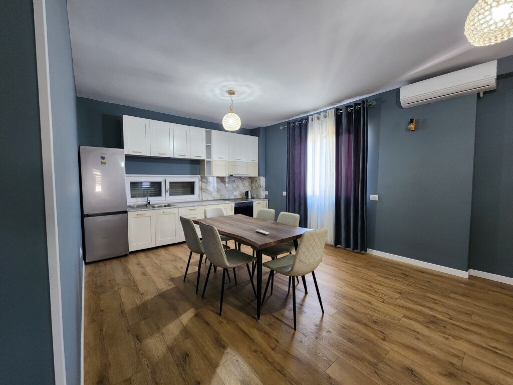 Apartament 2+1+2 me qera , Kopshti Botanik