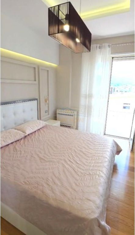 Shitet, Apartament 2+1+2, Liqeni i Thate, Tirane.