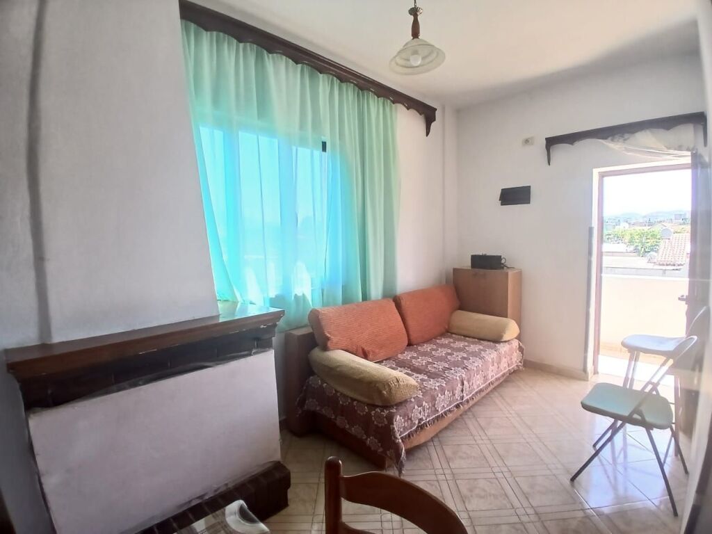Jepet Me Qera Apartament 2+1+1 Ballkon