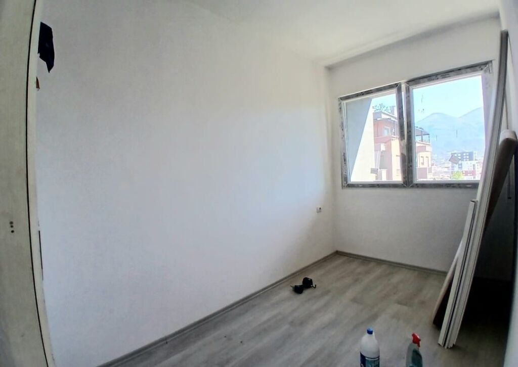 Appartamento 1+1+1 con Balcone in Affitto
