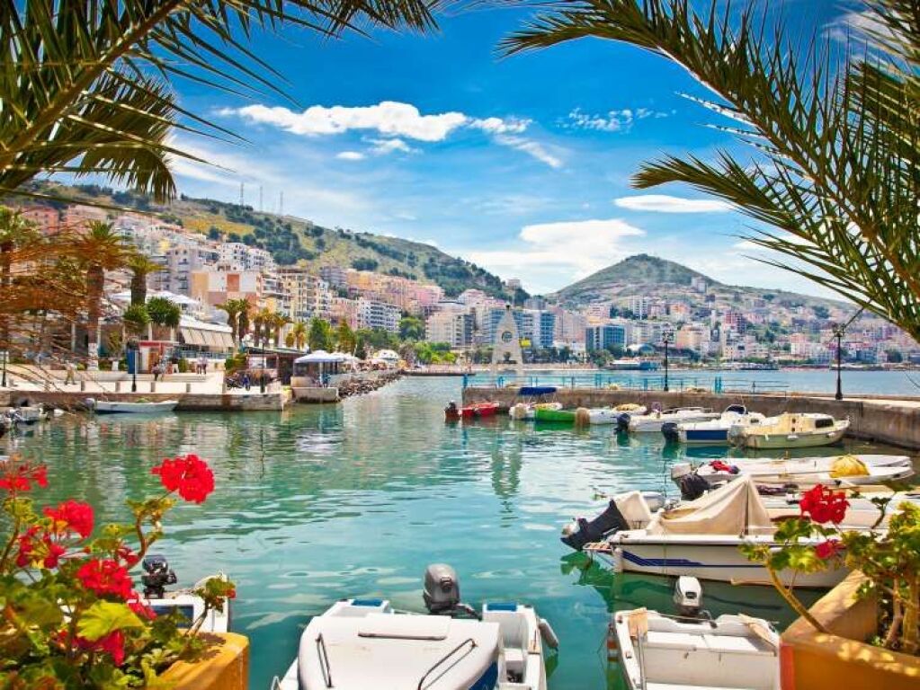 Shiten 6 garsoniere se bashku ne Sarande !!!