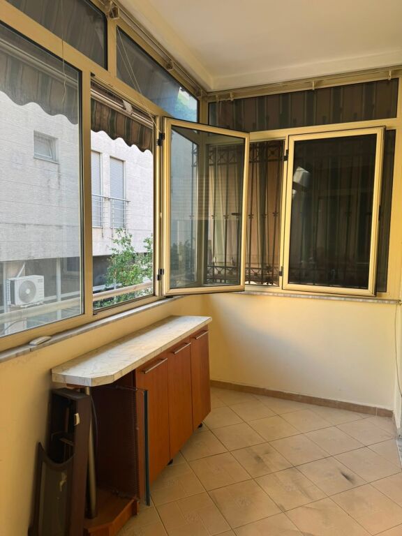 🏡 APARTAMENT 1+1 | Përballë Ministrisë së Jashtme | 450€/Muaj