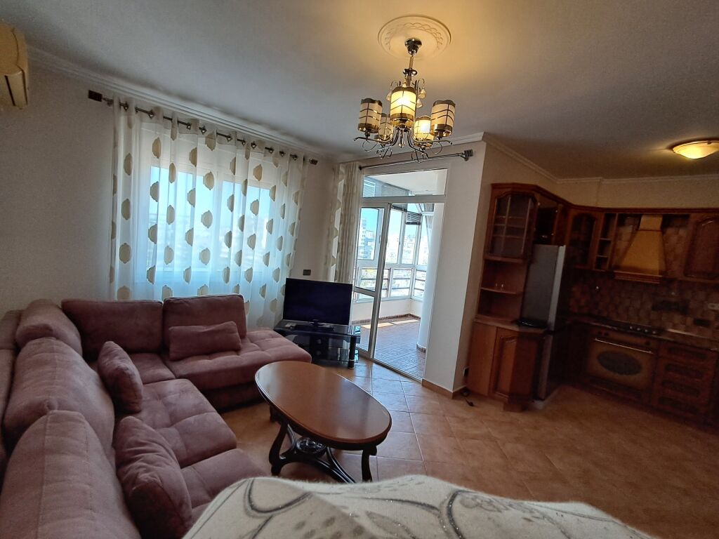 VENDESI APPARTAMENTO 2+1+2 A DURRËS