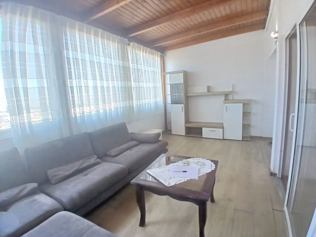 Jepet Me Qera Apartament 1+1+1 Ballkon