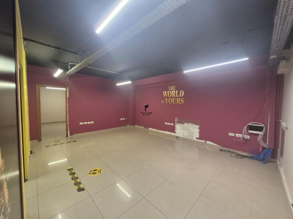 UFFICIO IN AFFITTO 258M2 SELVIA 230.000 LEKE FH-83357