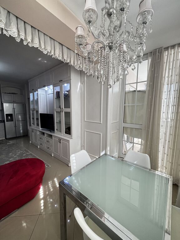 Jepet me Qira Apartamenti 2+1+2 te Ish Rajoni,Durres!