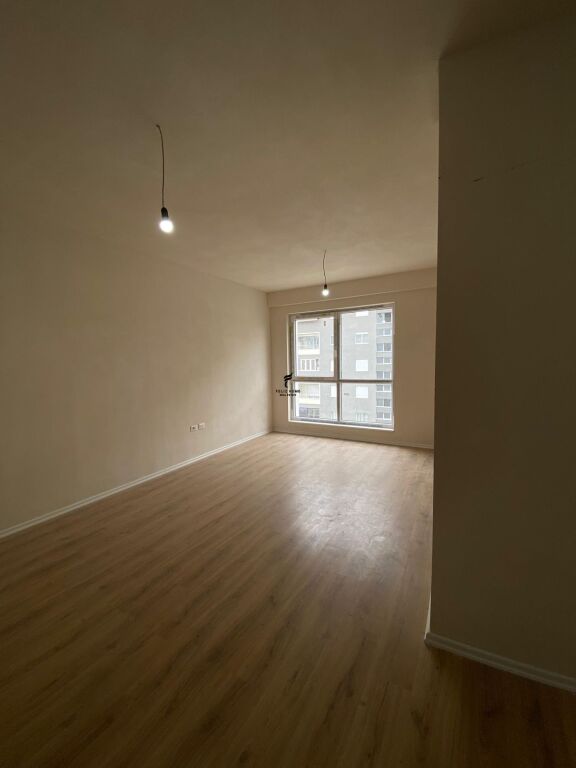 SHITET APARTAMENT 3+1+2+DEPO KOMUNA E PARISIT 375.000 EURO FH-83433