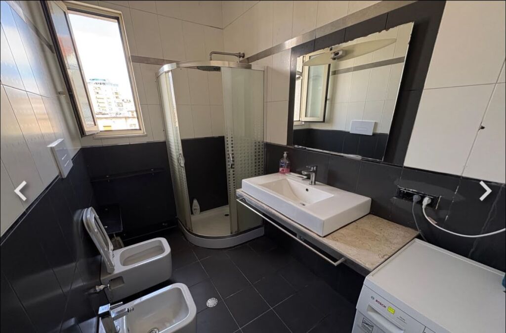 Jepet me qera Apartamenti 2+1, prane Shkolles se Baletit ( rruga Zonja Curre) 650 mije leke te vjetra