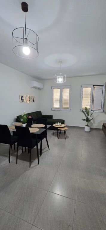 Apartment 1+1 for rent at Komuna e Parisit