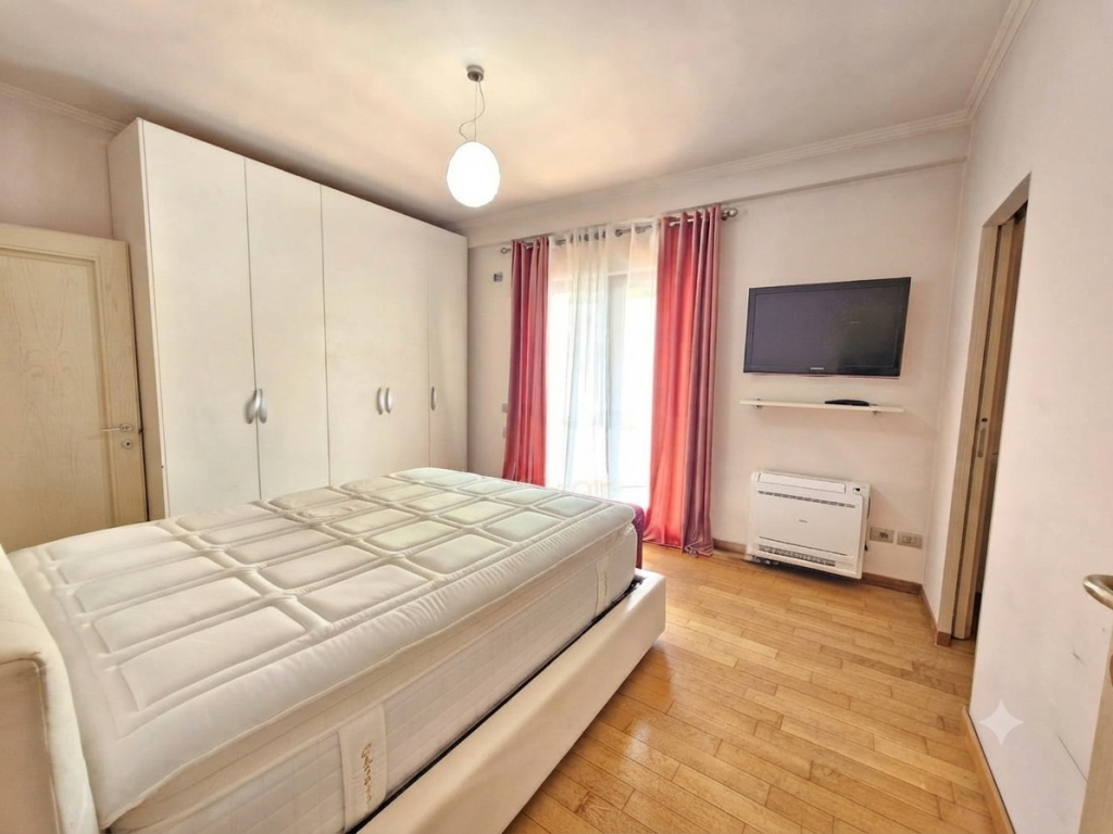Shitet, Apartament 3+1+post parkimi, Myslym shyri, Tirane