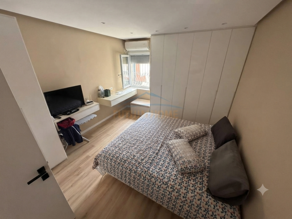 For sale, 1+1 Apartment Kombinat, Tirana.